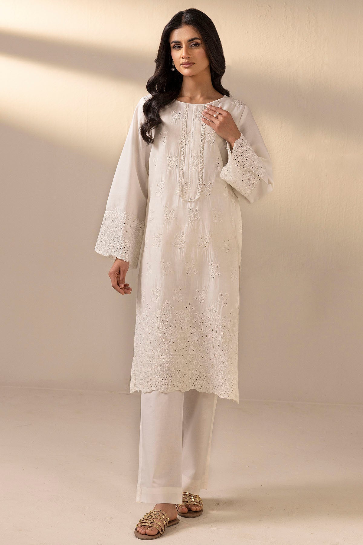 4779-IRIE EMBROIDERED CAMBRIC STITCHED