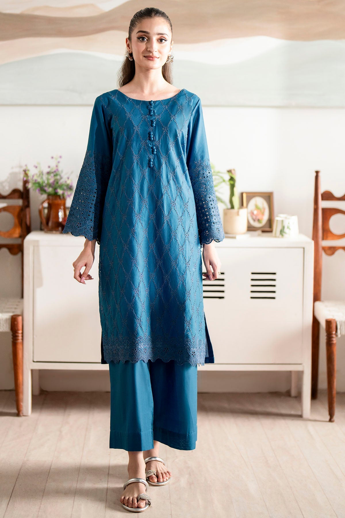 4781-NURA EMBROIDERED CAMBRIC STITCHED