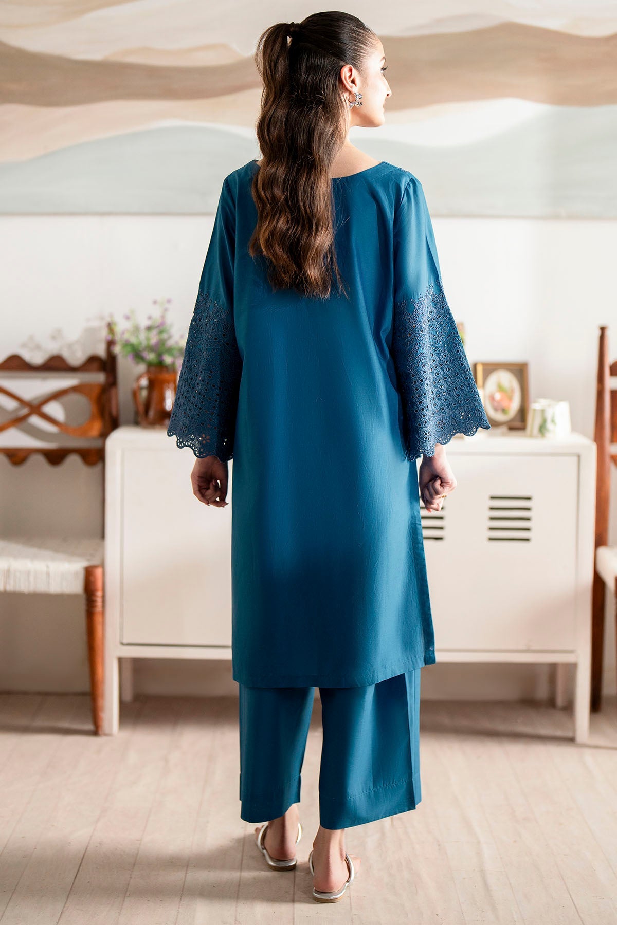 4781-NURA EMBROIDERED CAMBRIC STITCHED