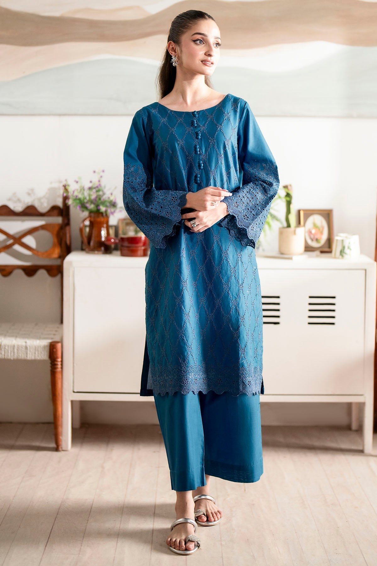 4781-NURA EMBROIDERED CAMBRIC STITCHED