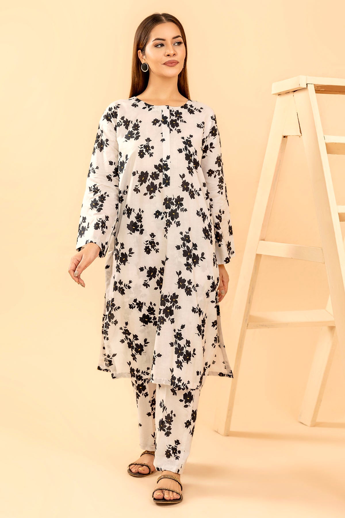 4886-NAIRA DIGITAL PRINTED LAWN UNSTITCHED