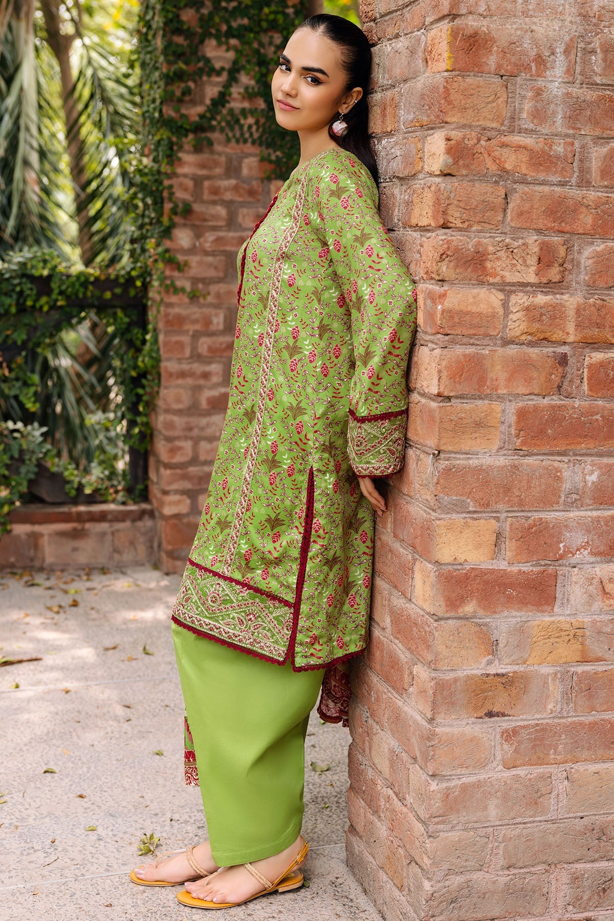 4894-HIBA DIGITAL PRINTED LAWN STITCHED