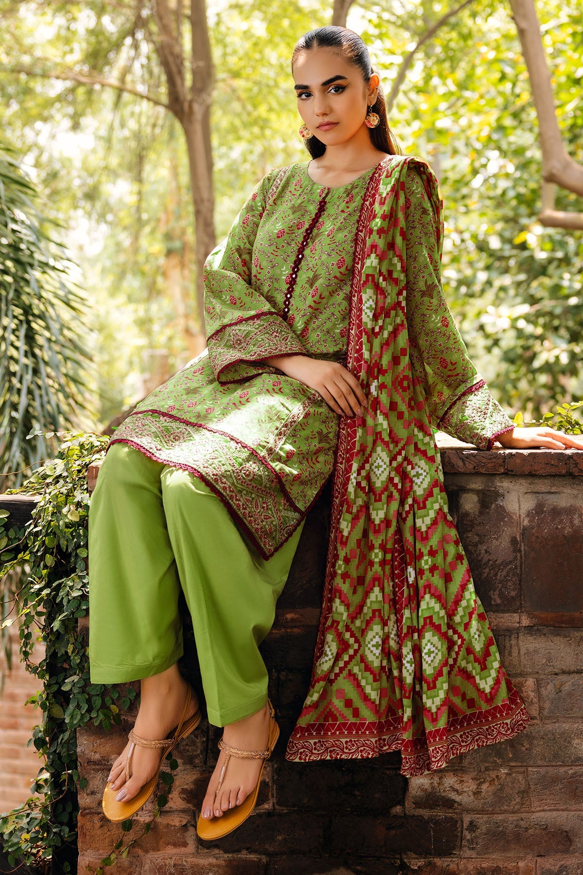 4894-HIBA DIGITAL PRINTED LAWN STITCHED