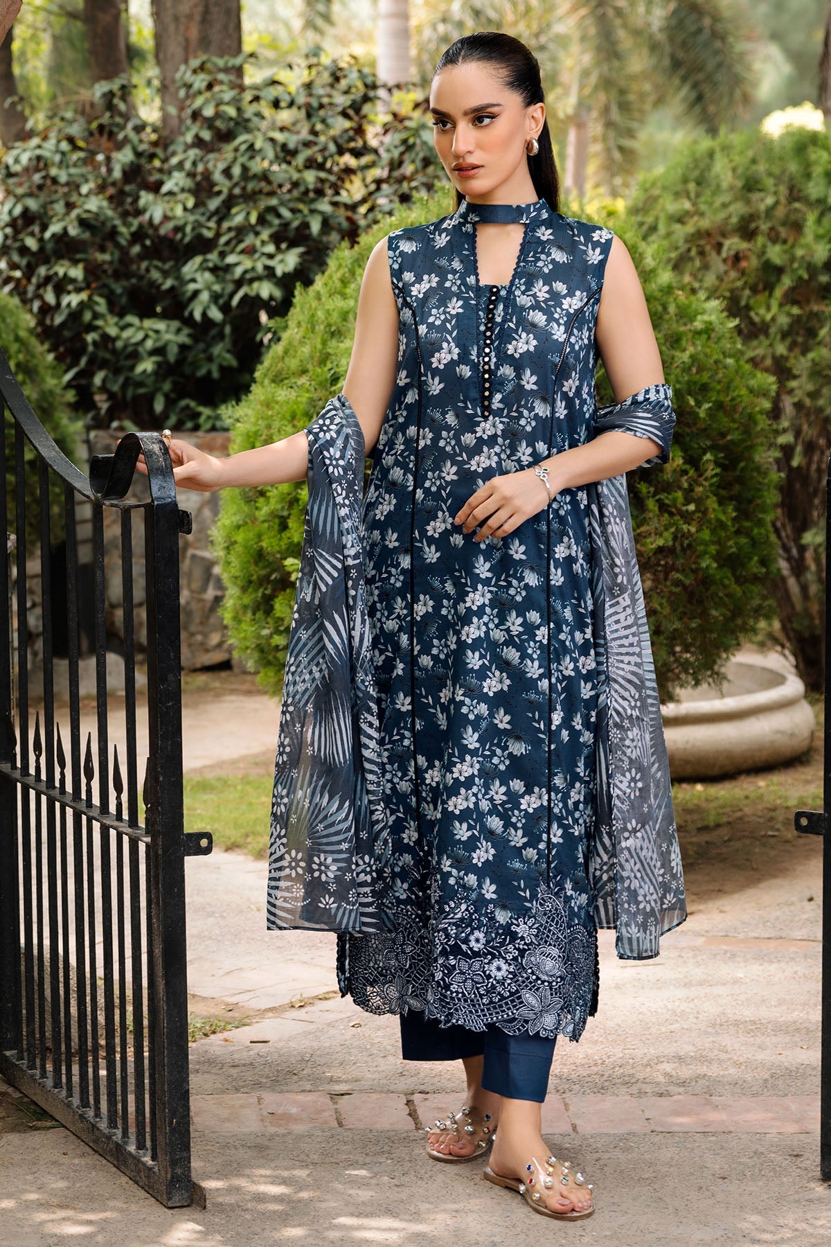 4896-INAYA DIGITAL PRINTED LAWN STITCHED