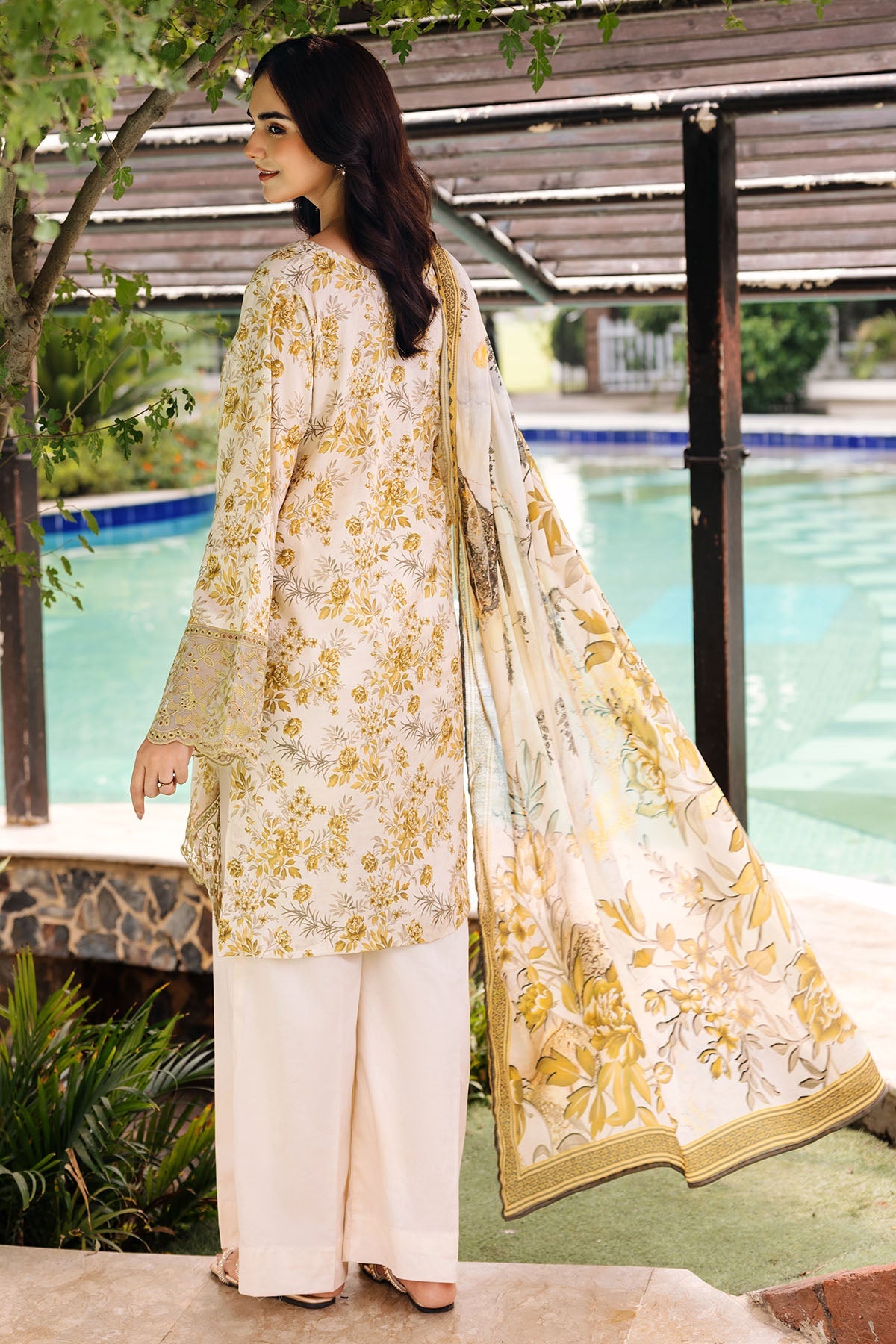 4898-SOFIA DIGITAL PRINTED LAWN STITCHED