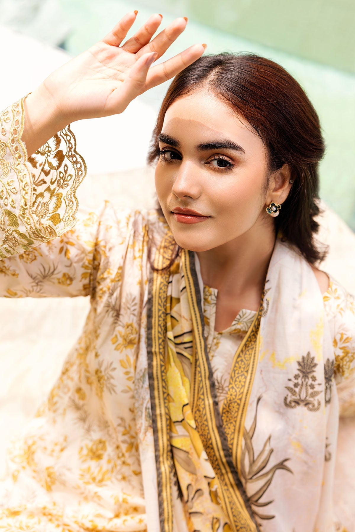 4898-SOFIA DIGITAL PRINTED LAWN STITCHED