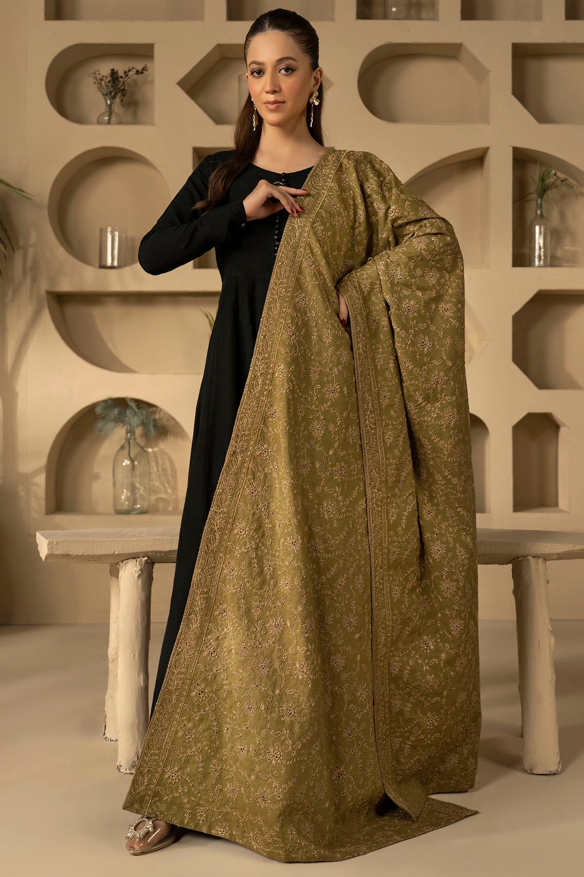 4906-YALINA EMBROIDERED KHADDAR SHAWL