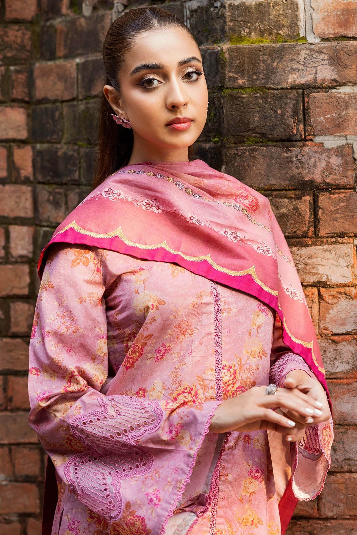 4986-UMAIMA DIGITAL PRINTED CAMBRIC UNSTITCHED