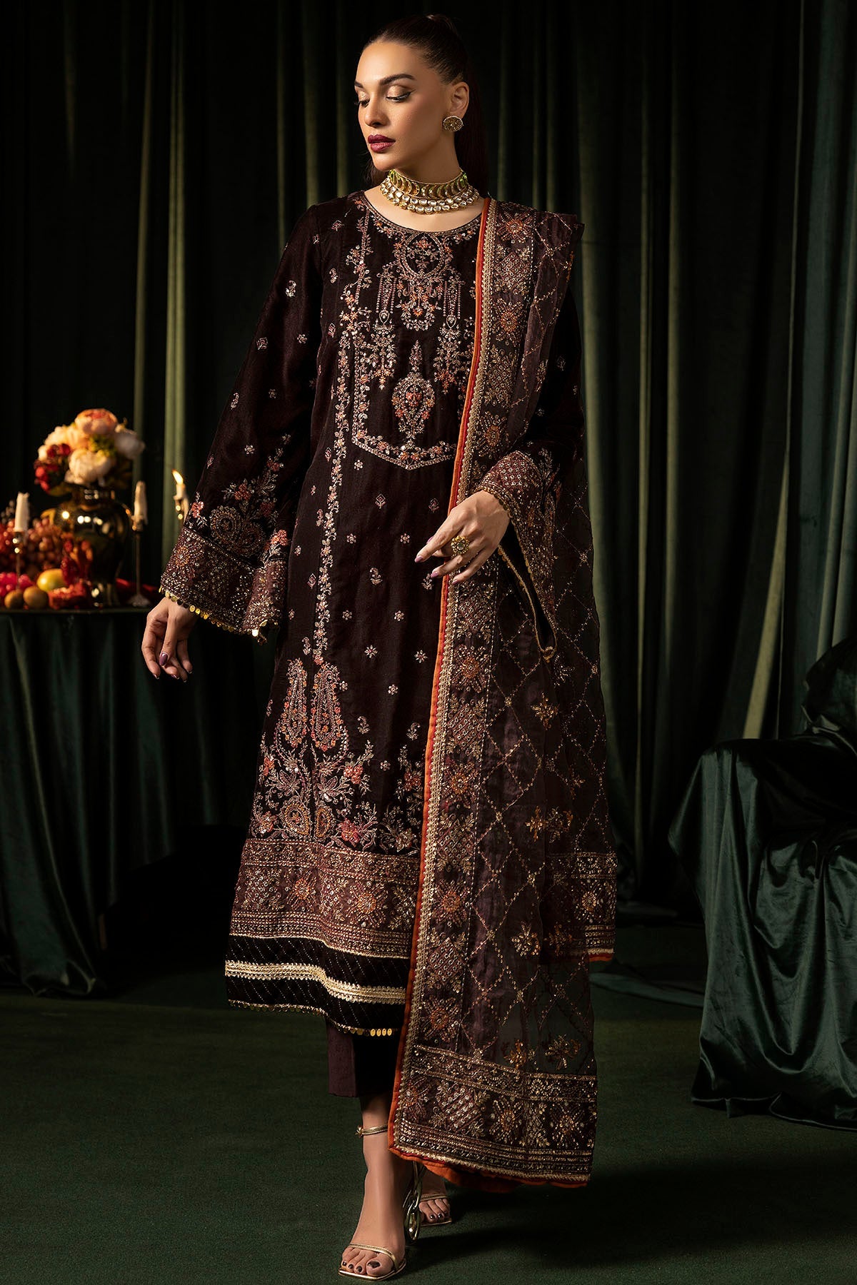 5091-AAHANA EMBROIDERED VELVET UNSTITCHED