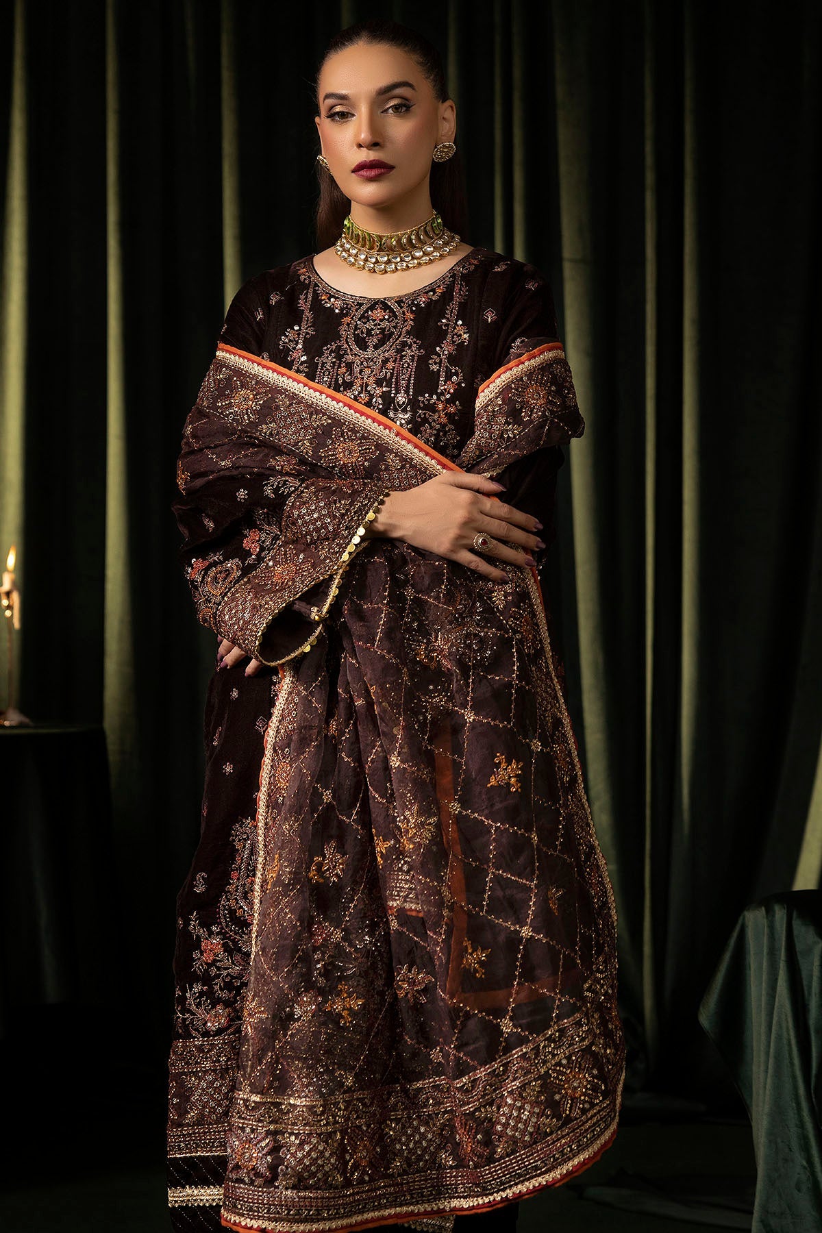 5091-AAHANA EMBROIDERED VELVET UNSTITCHED