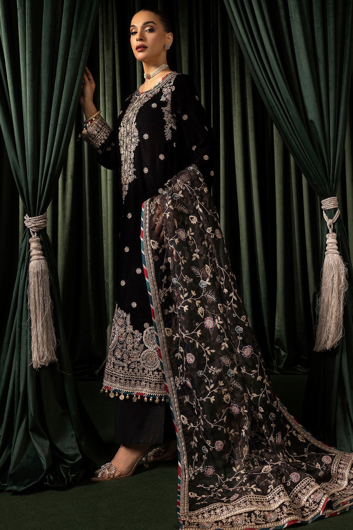 5098-FARZEEN EMBROIDERED VELVET UNSTITCHED