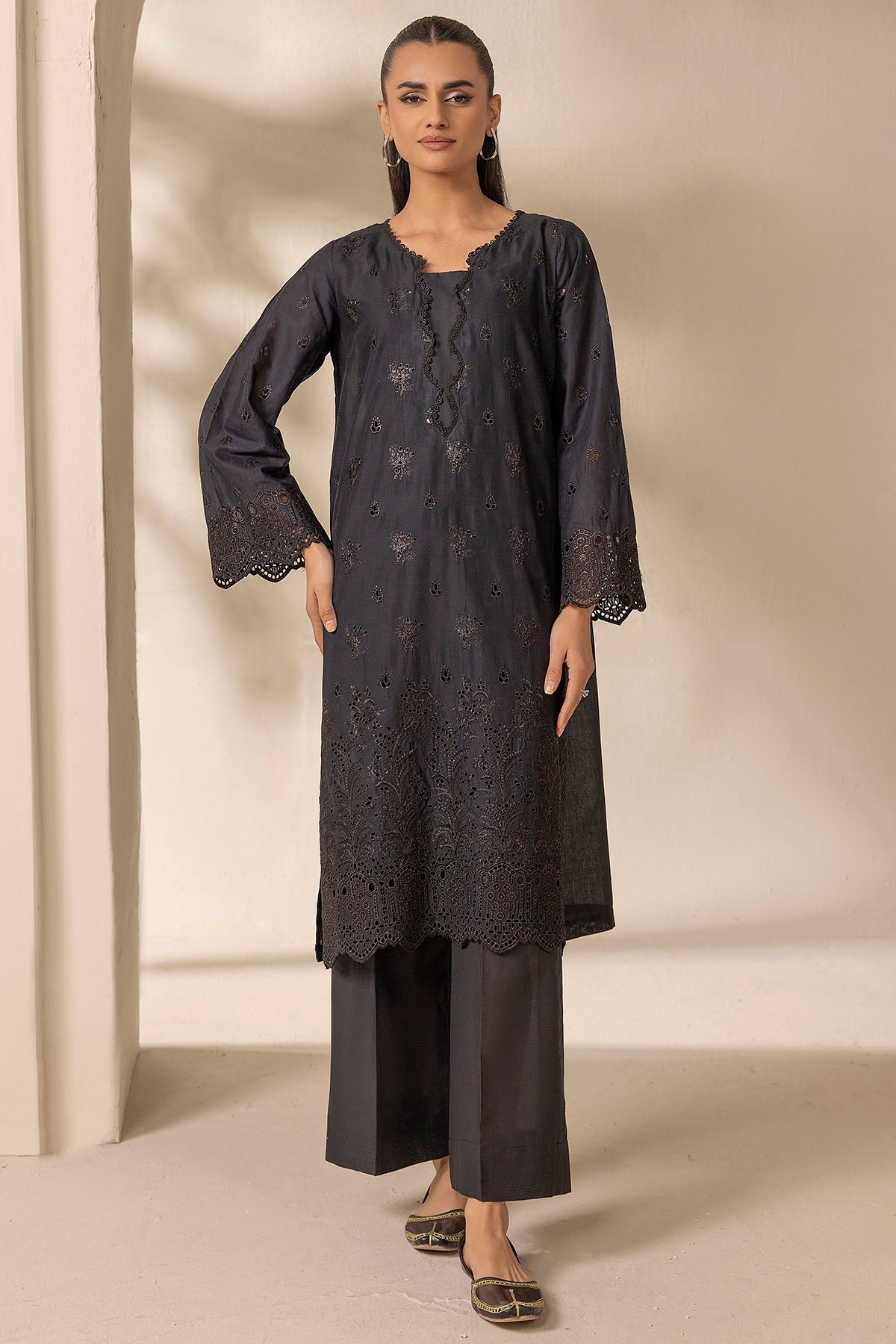 5272-CIEL EMBROIDERED CAMBRIC STITCHED