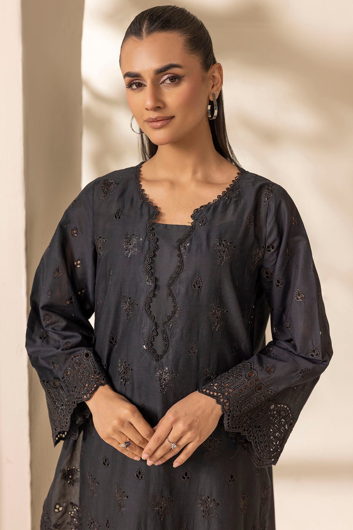 5272-CIEL EMBROIDERED CAMBRIC STITCHED