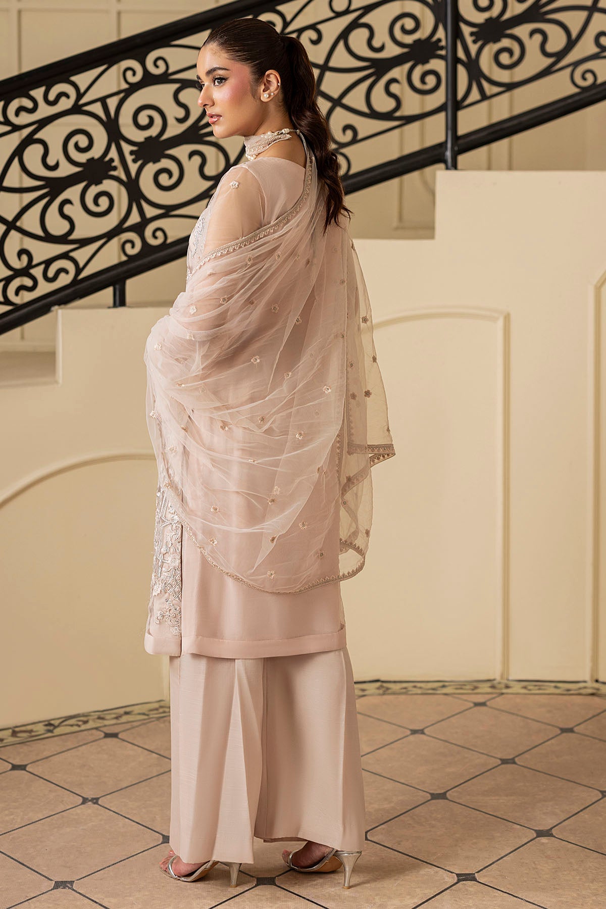 5350-DAISY EMBROIDERED SILK NET STITCHED