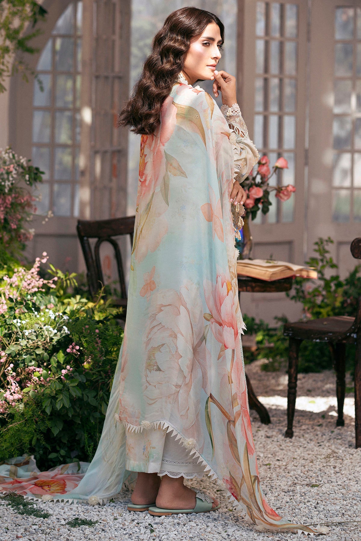 5423-DAISY EMBROIDERED LAWN UNSTITCHED
