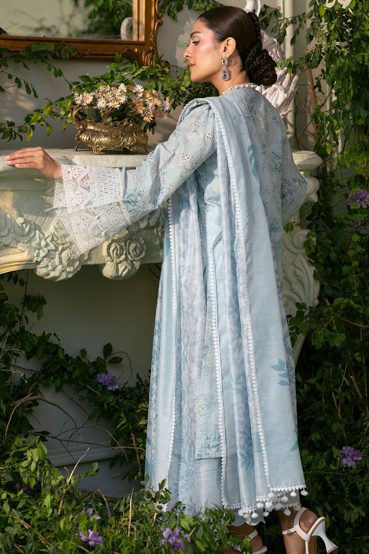 5425-LAVENDER EMBROIDERED LAWN STITCHED