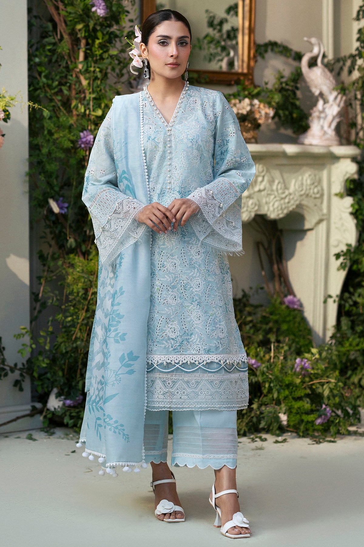 5425-LAVENDER EMBROIDERED LAWN UNSTITCHED