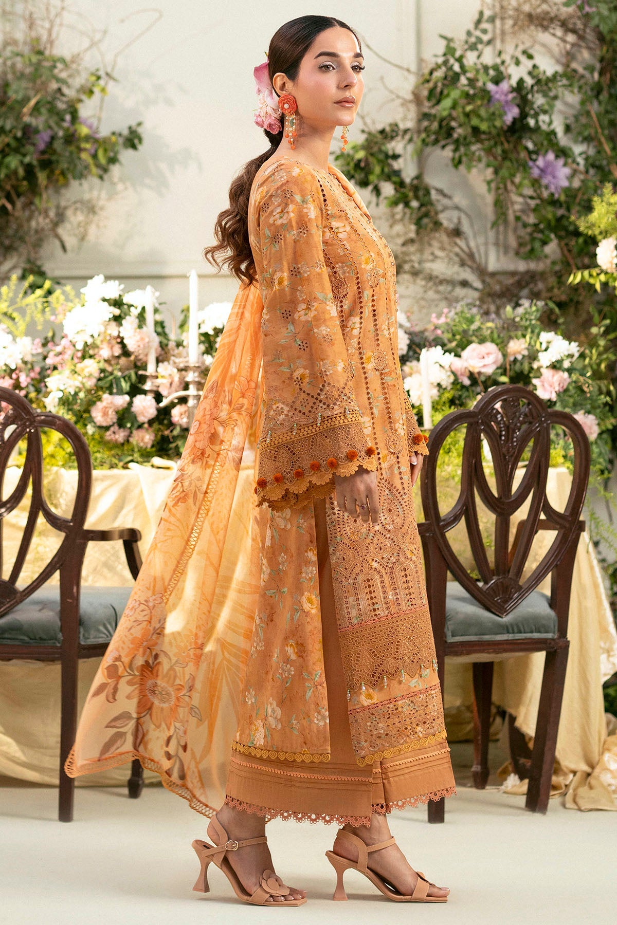 5431-BLUEBEELL EMBROIDERED LAWN STITCHED