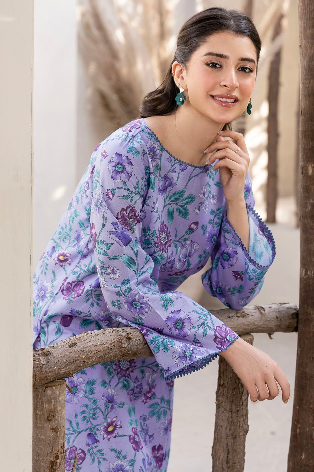 5539-SPARGHAI DIGITAL PRINTED LAWN STITCHED