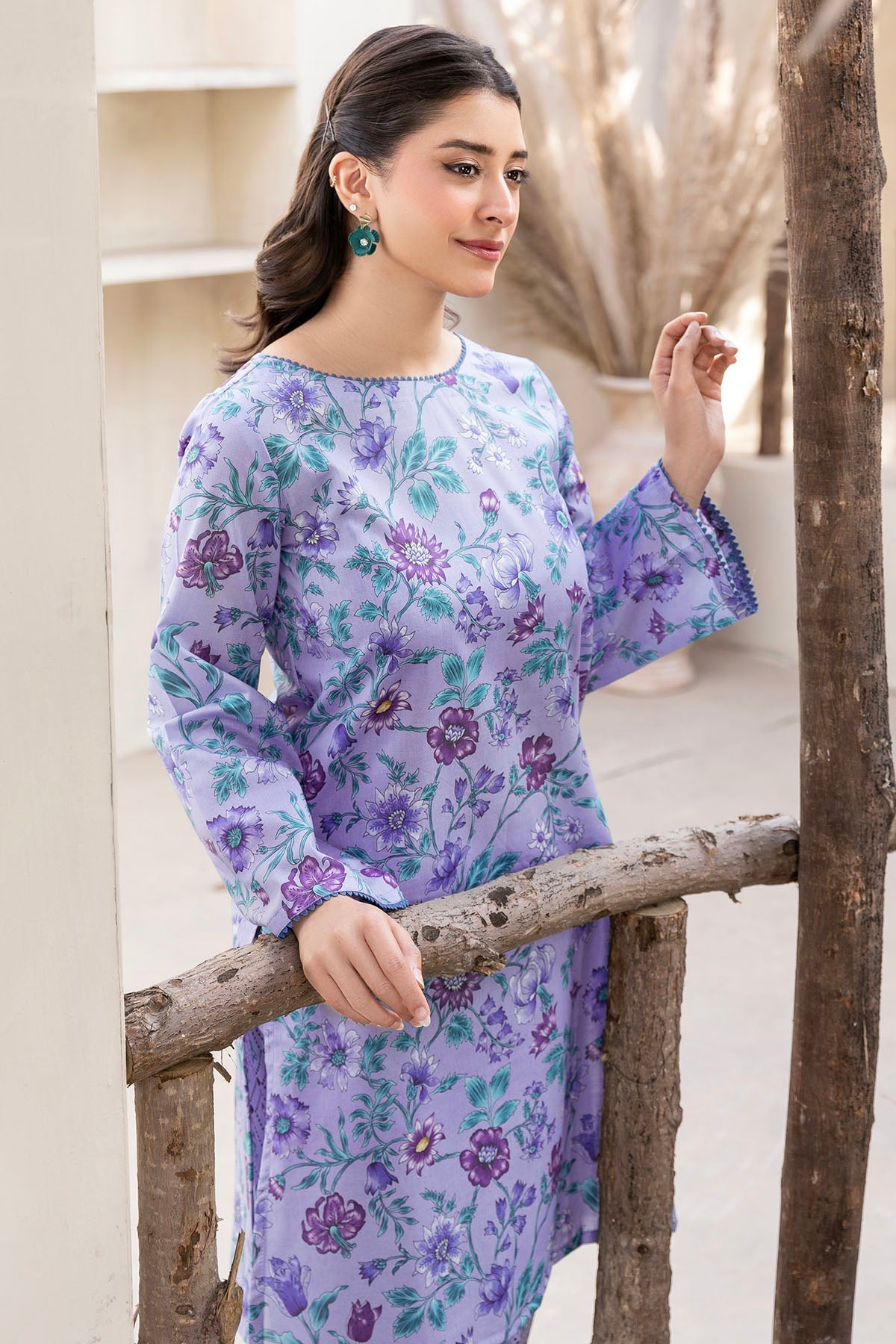 5539-SPARGHAI DIGITAL PRINTED LAWN STITCHED