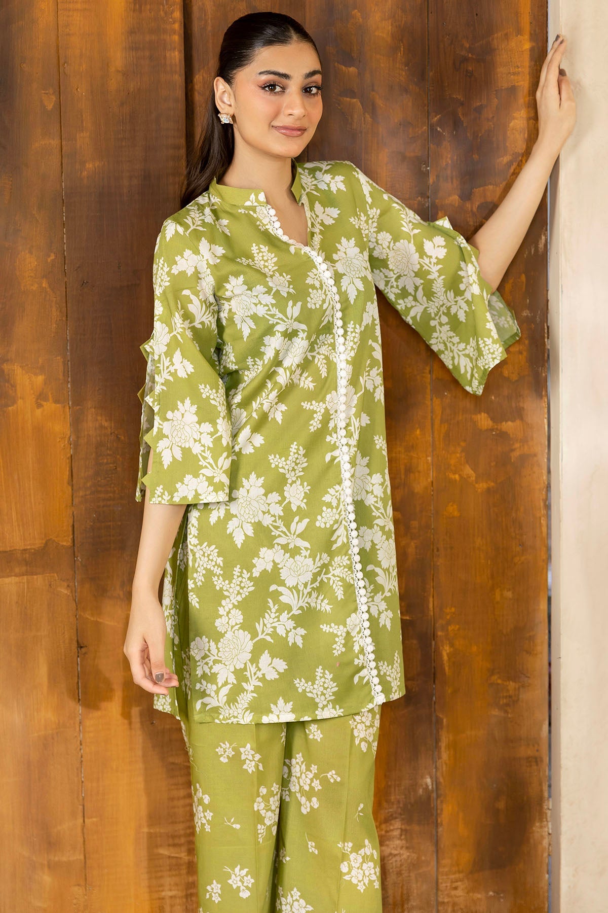 5540-ZAMDA DIGITAL PRINTED LAWN STITCHED