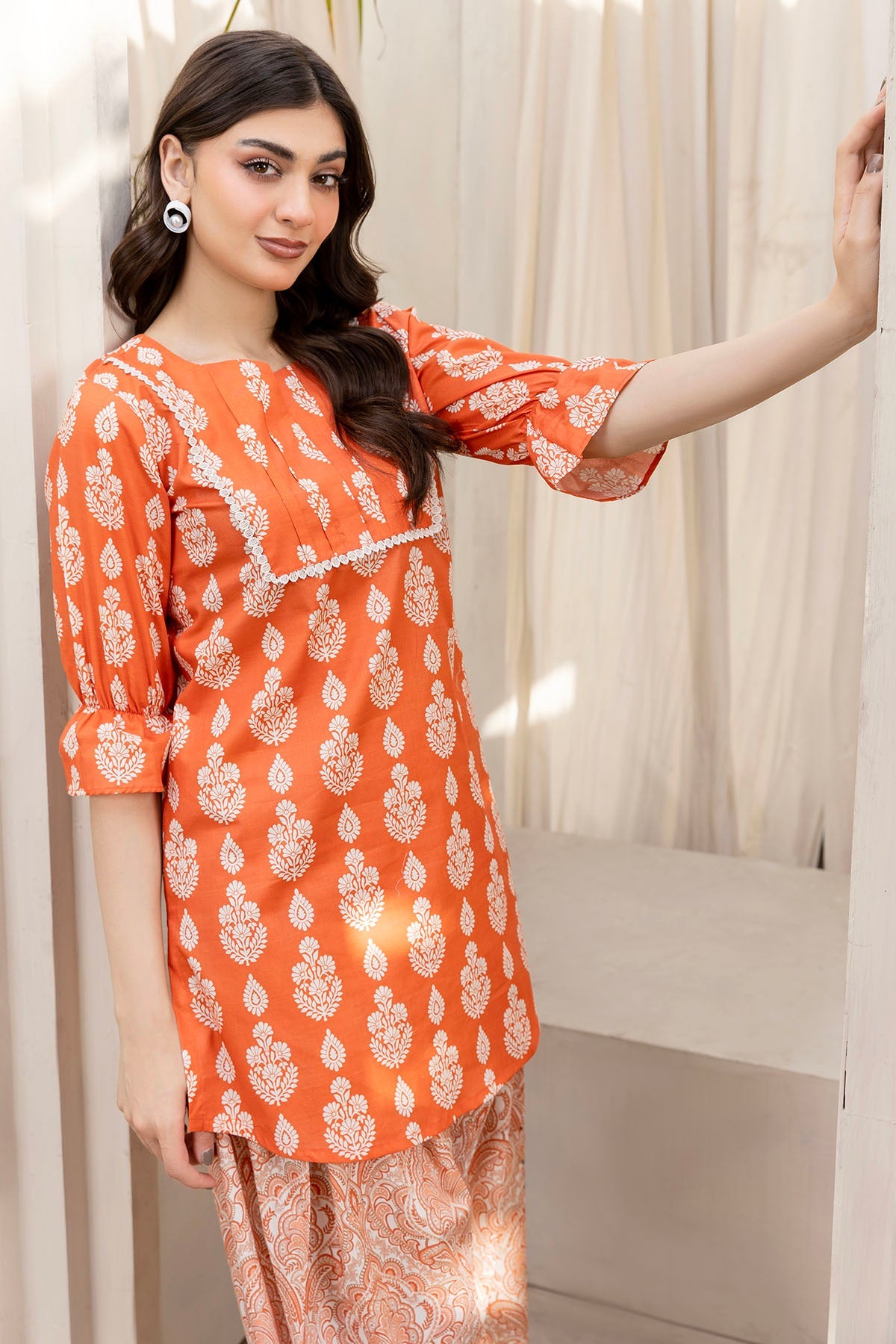 5541-BARSALA DIGITAL PRINTED LAWN STITCHED