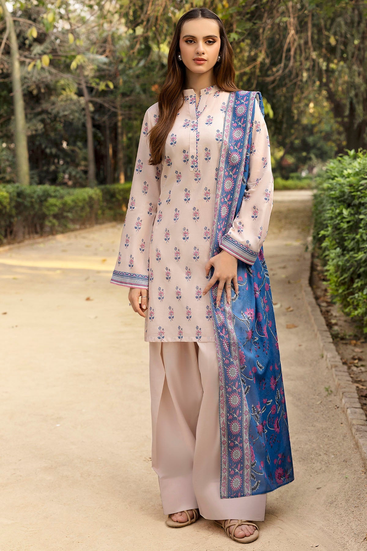 2025 RANG BY MOTIFZ DIGITAL PRINTED LAWN VOL 7
