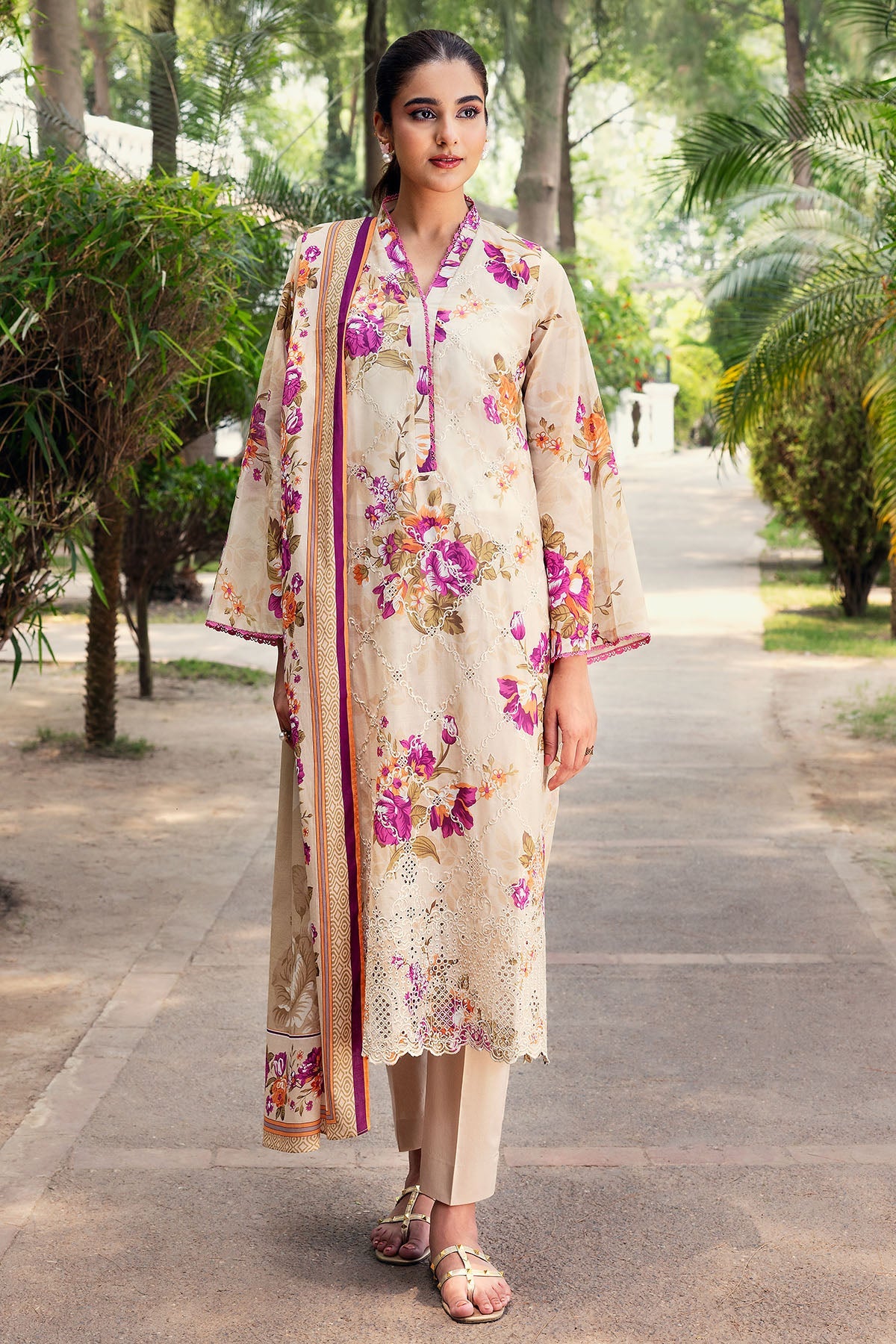 2025 UMANG BY MOTIFZ DIGITAL PRINTED EMBROIDERED LAWN VOL 3