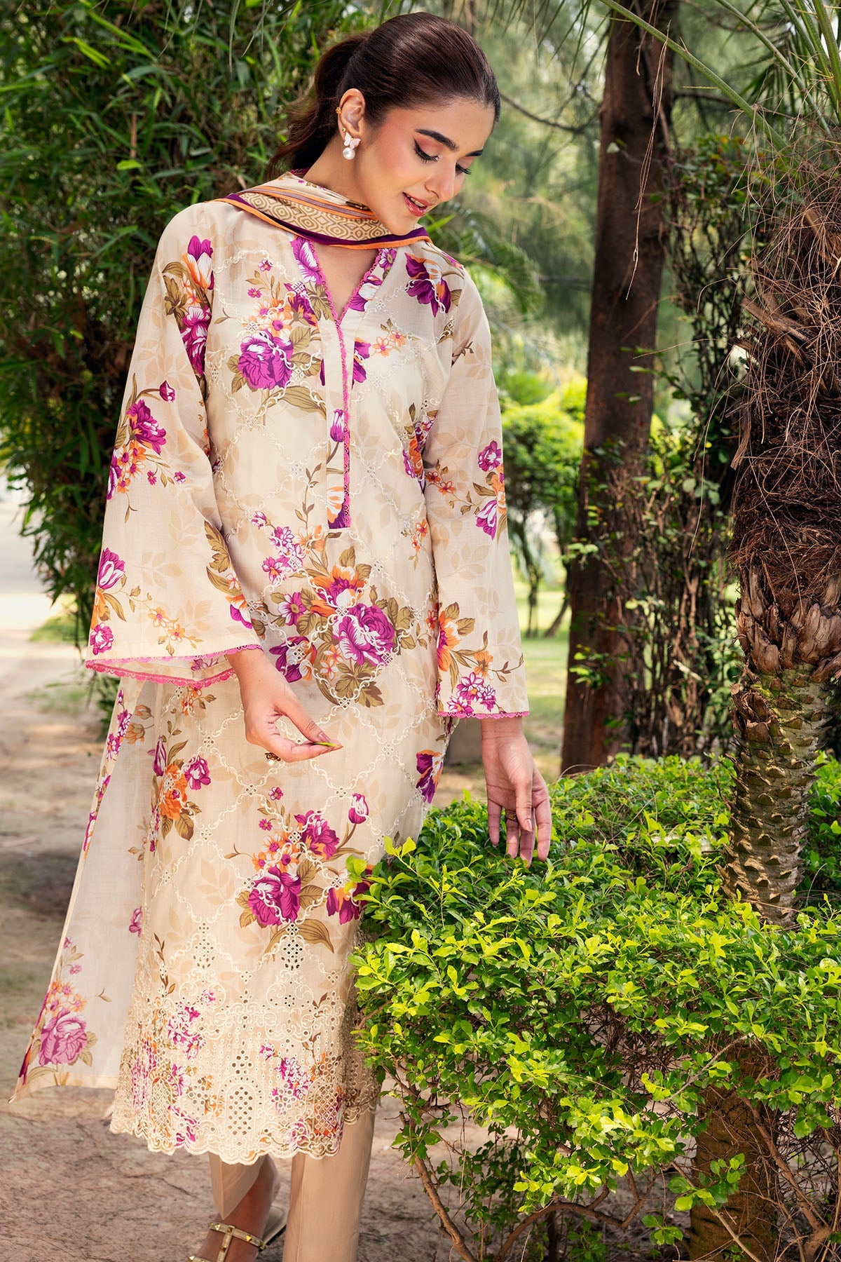 5565-AYLA DIGITAL PRINTED LAWN UNSTITCHED