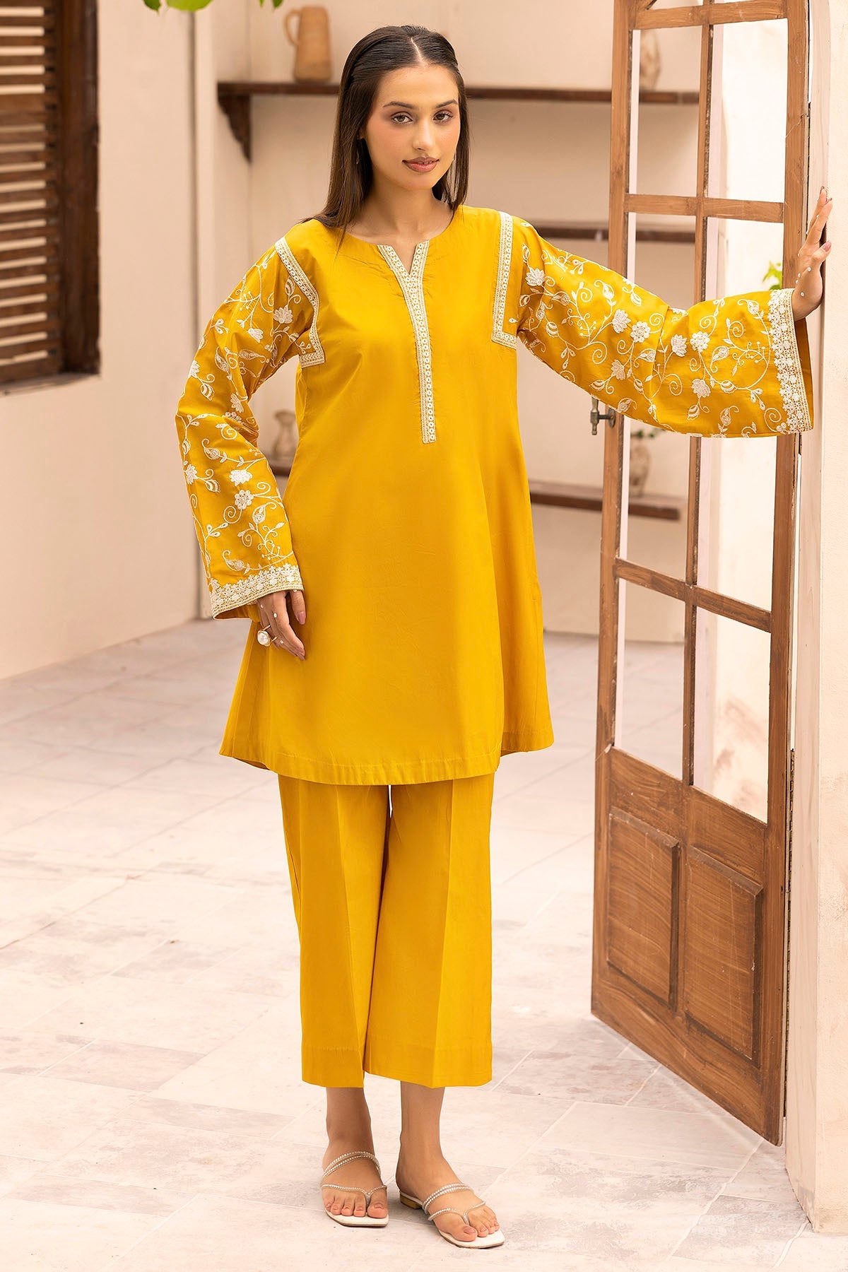 5595-DELAYNA EMBROIDERED LAWN STITCHED