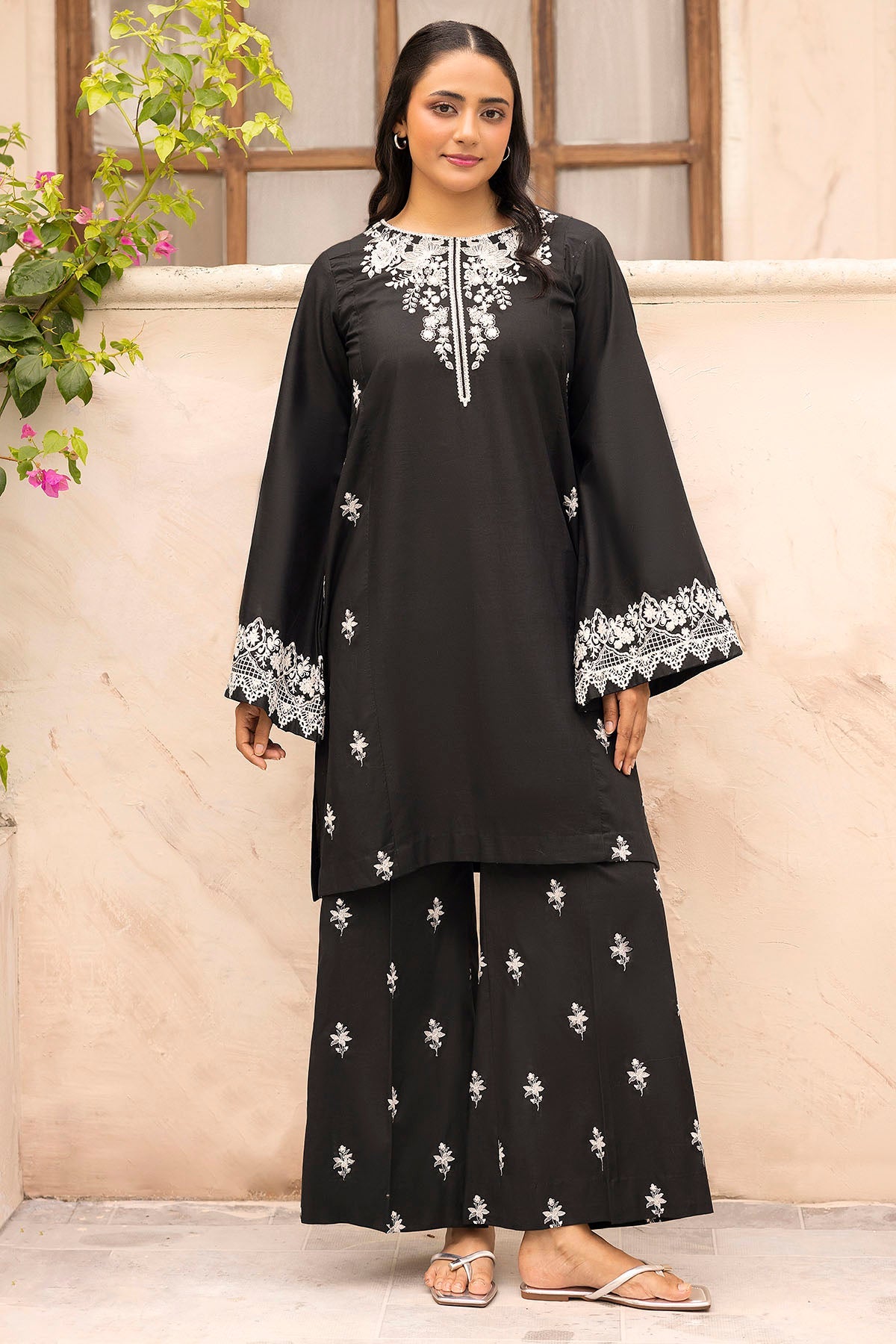 5597-NOVALYN EMBROIDERED LAWN STITCHED