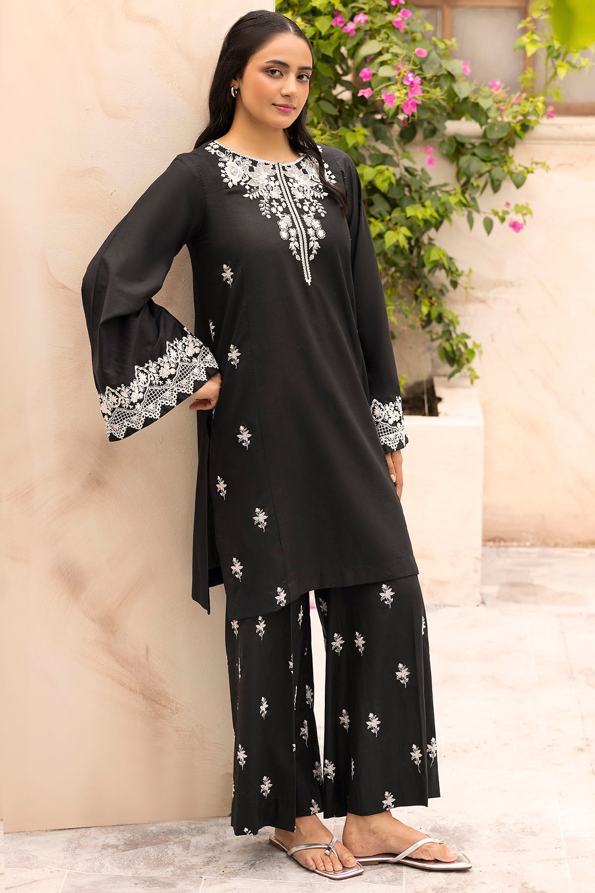 5597-NOVALYN EMBROIDERED LAWN STITCHED