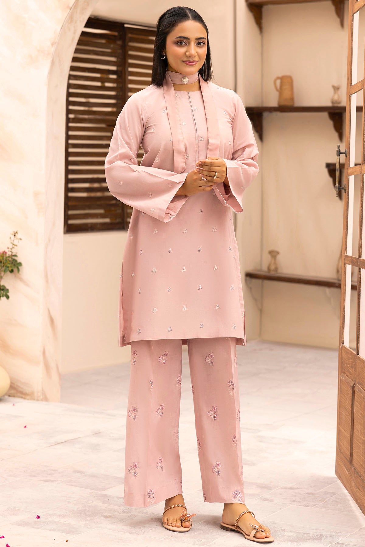 5602-ARAXIE EMBROIDERED LAWN STITCHED