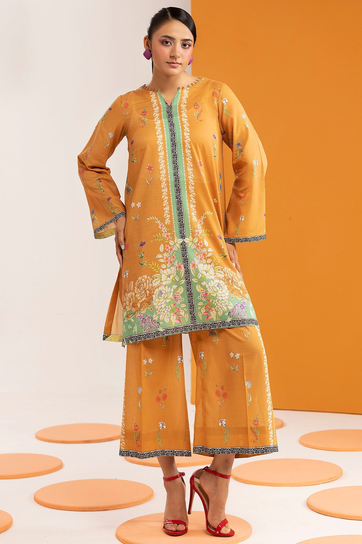 5623-ONYX DIGITAL PRINTED CAMBRIC STITCHED