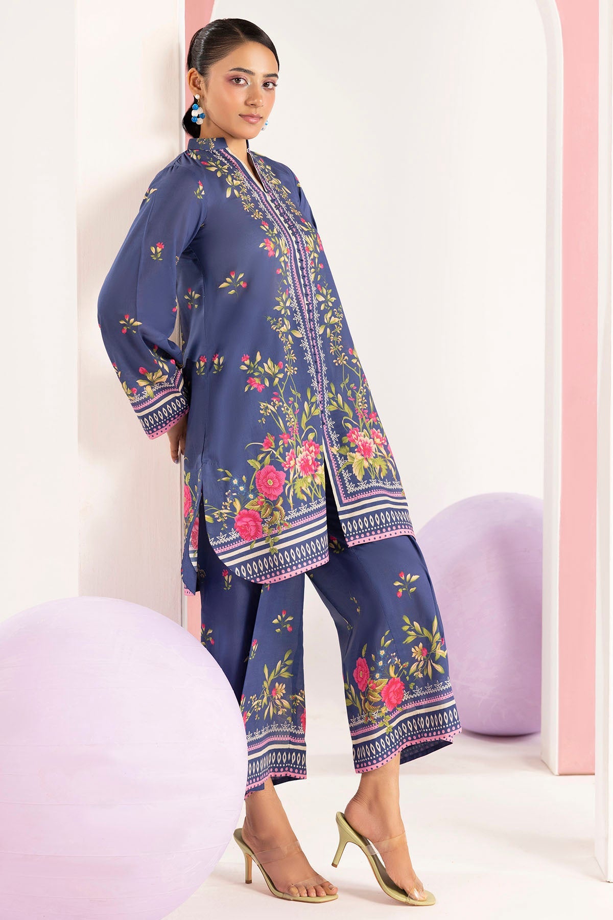 5624-AILSA DIGITAL PRINTED CAMBRIC STITCHED