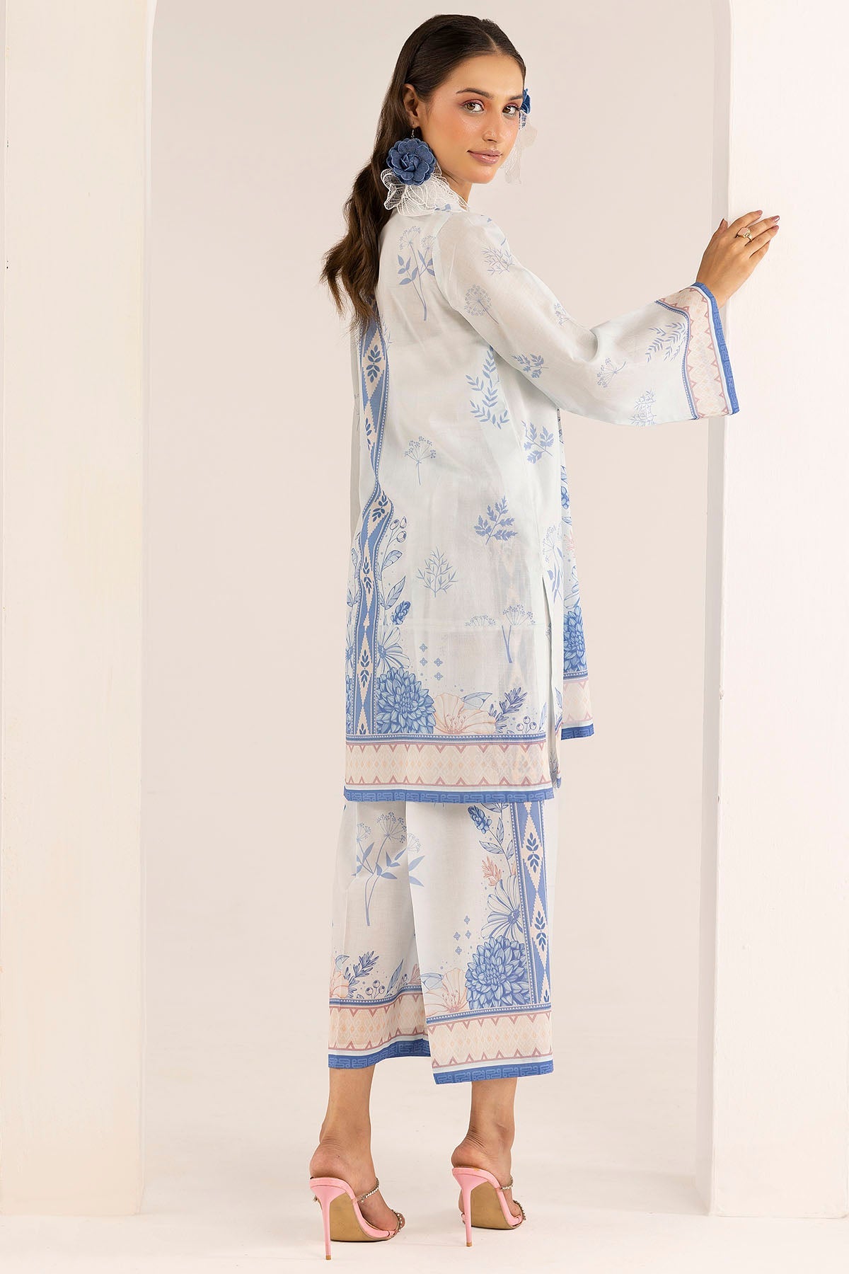 5625-CHANTAL DIGITAL PRINTED CAMBRIC STITCHED