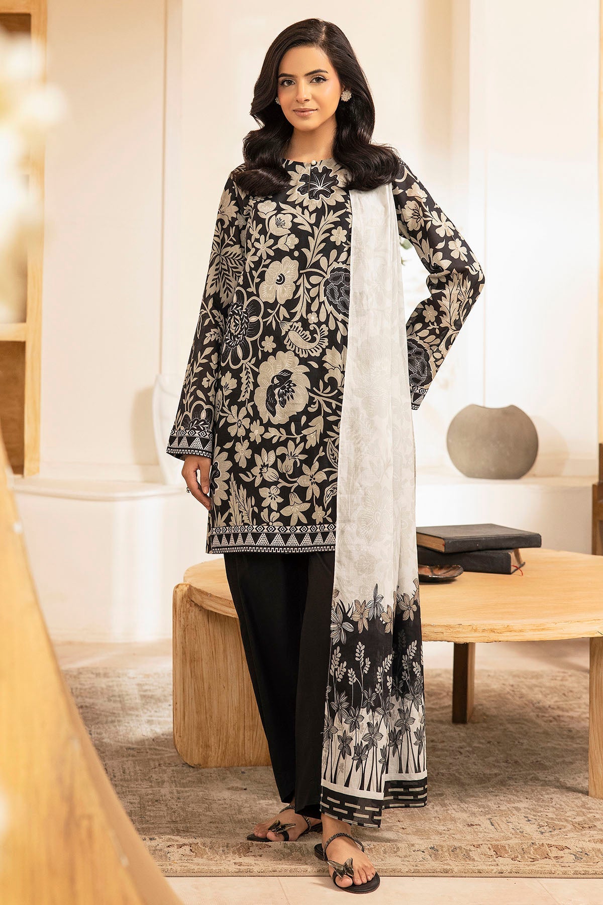 2025 RANG BY MOTIFZ DIGITAL PRINTED LAWN VOL 8