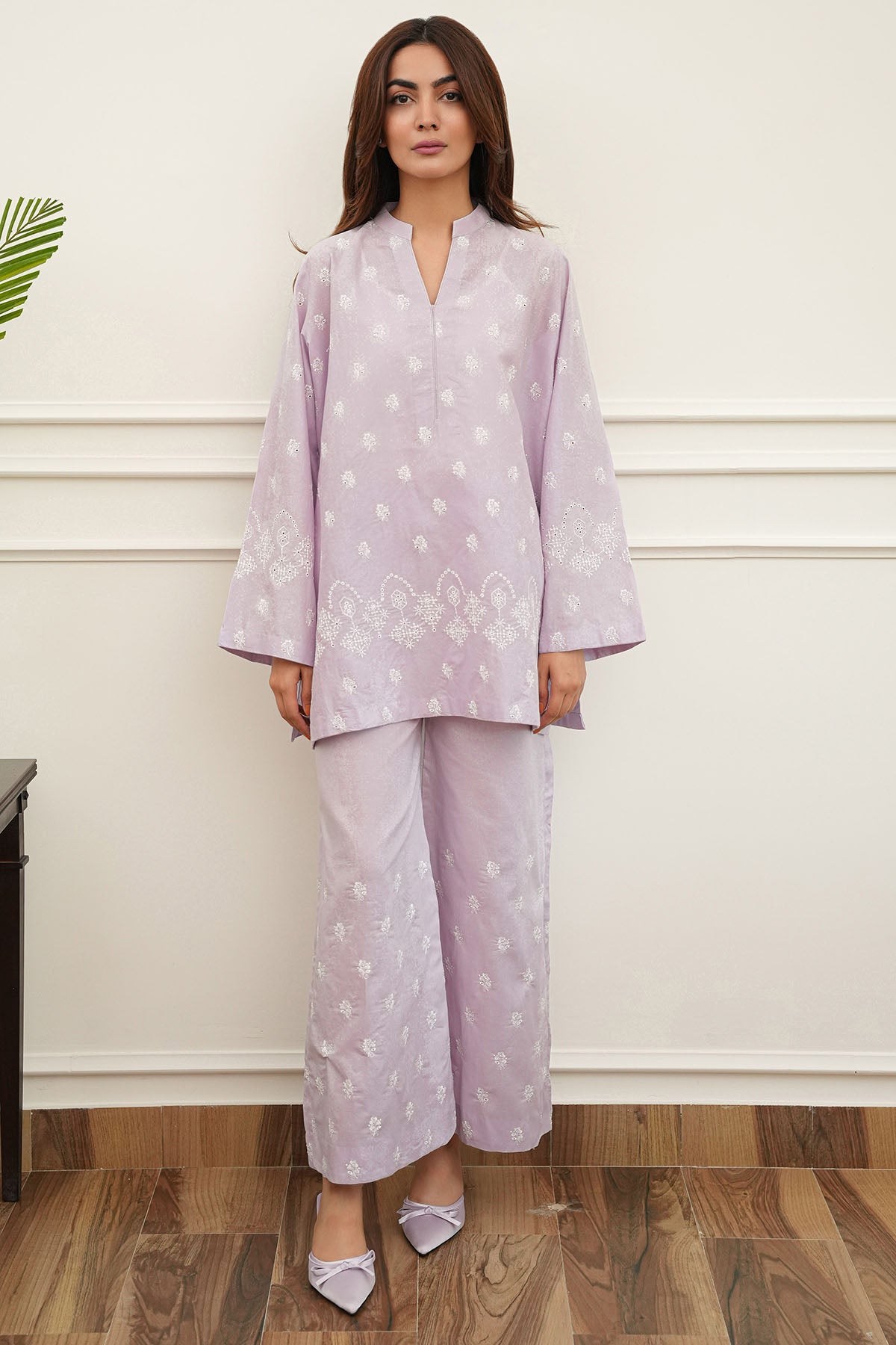 5660-NEVE EMBROIDERED CAMBRIC STITCHED