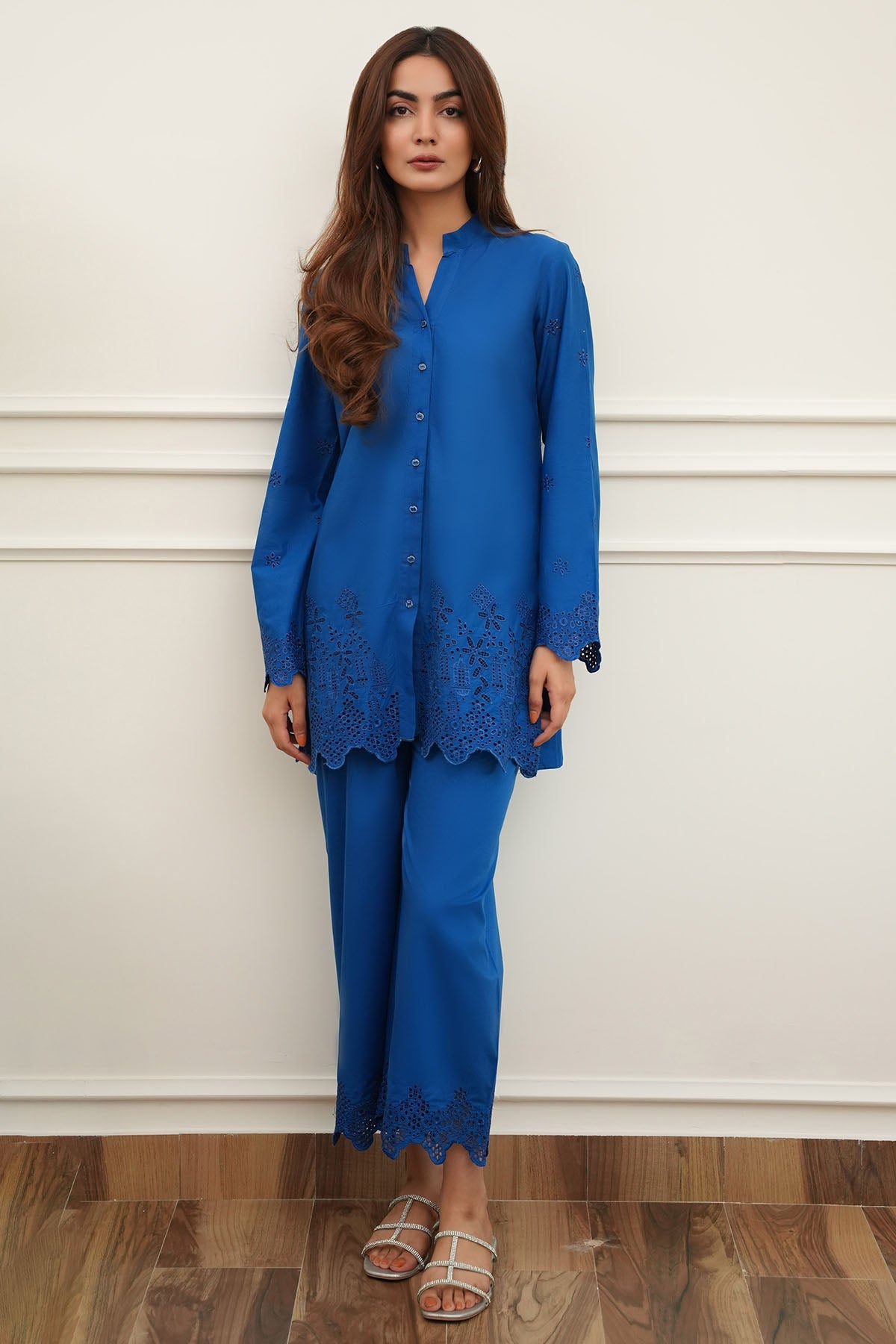 5665-CLEO EMBROIDERED CAMBRIC STITCHED