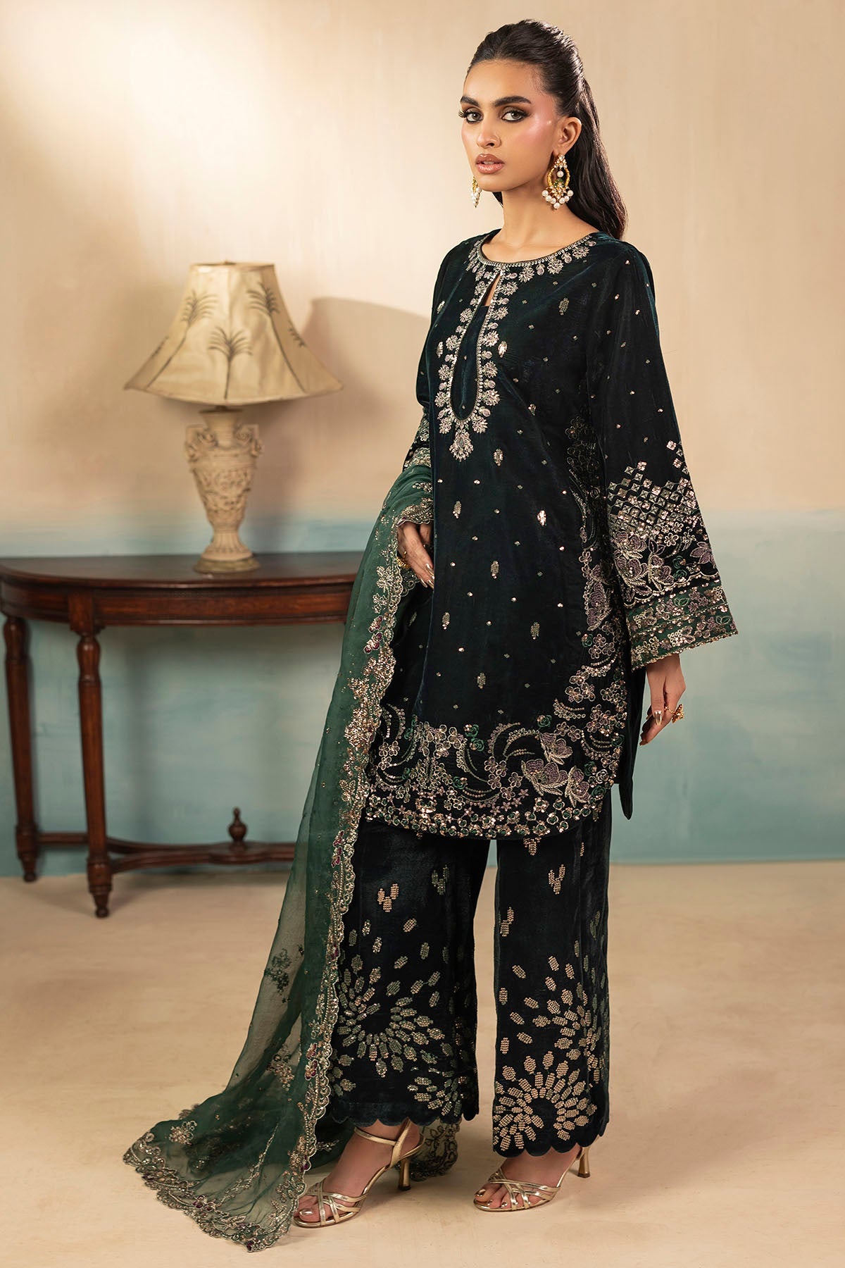 5666-AELLA EMBROIDERED VELVET STITCHED