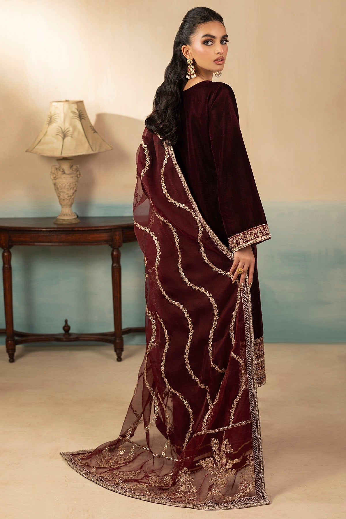5672-ELSIE EMBROIDERED VELVET UNSTITCHED