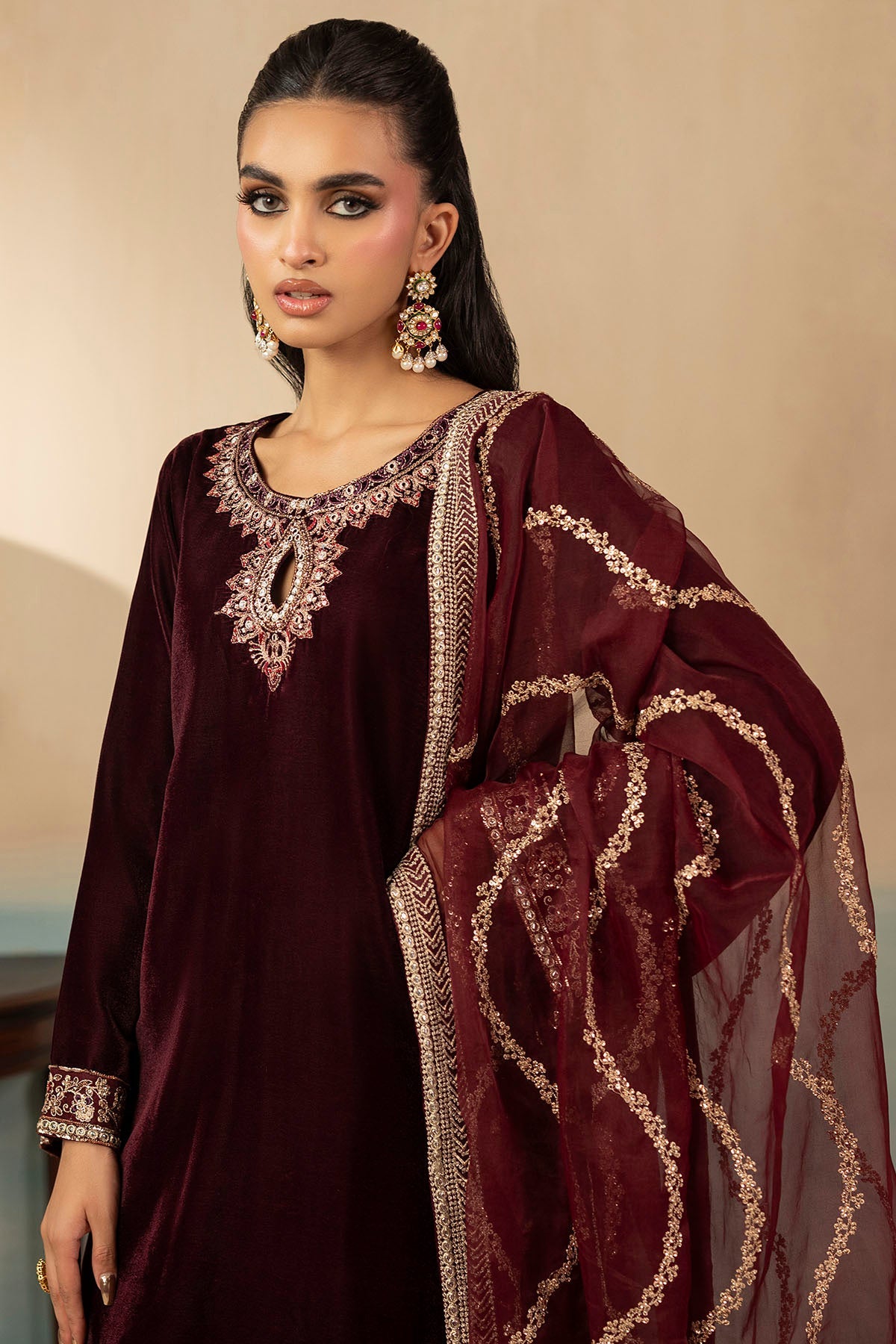 5672-ELSIE EMBROIDERED VELVET UNSTITCHED