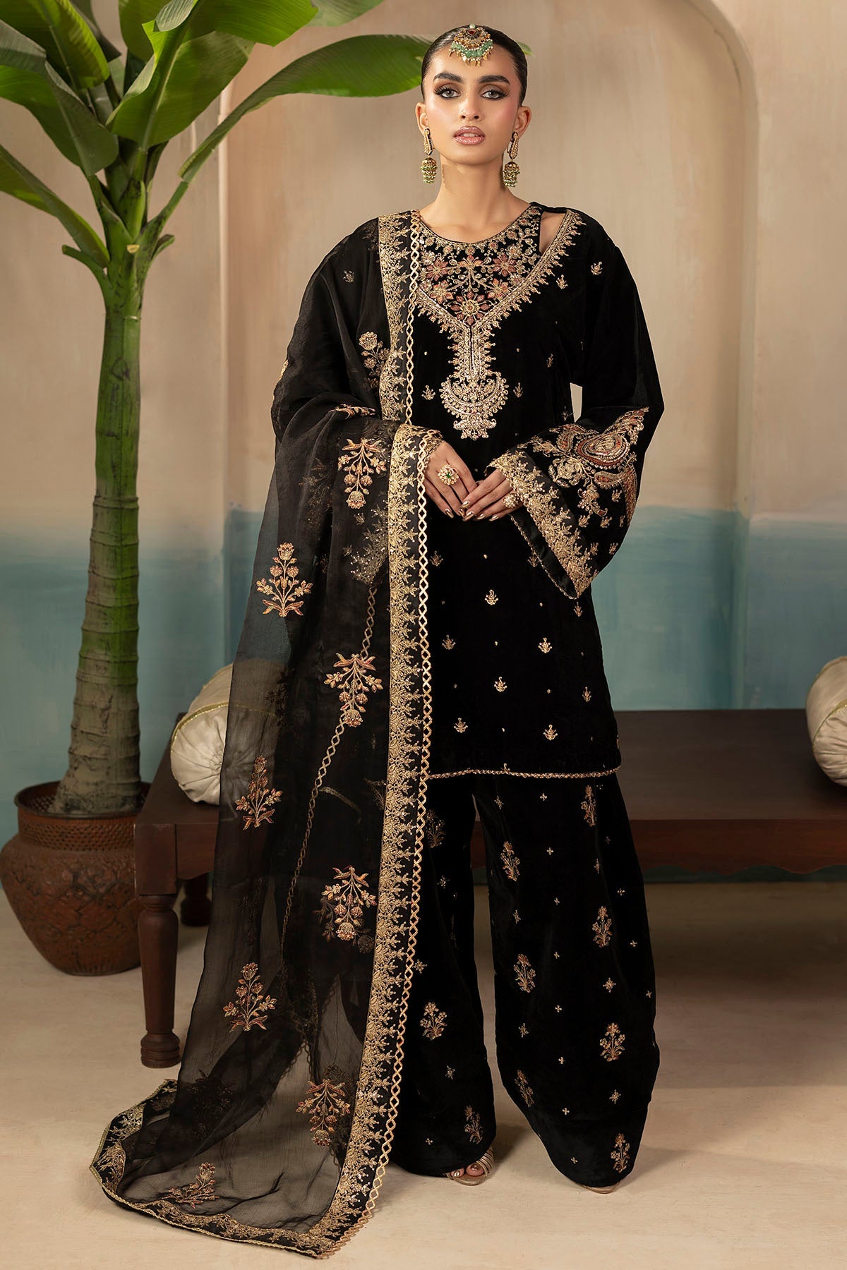 5674-MIRA EMBROIDERED VELVET STITCHED