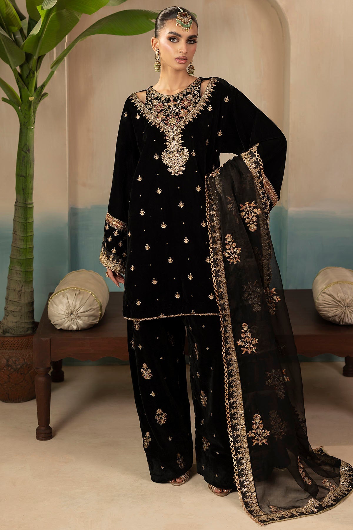 5674-MIRA EMBROIDERED VELVET STITCHED