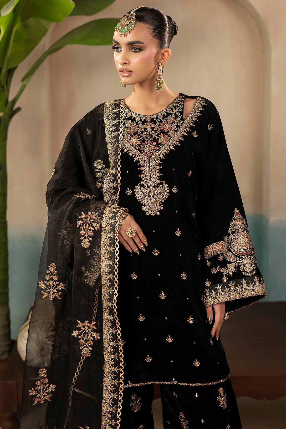5674-MIRA EMBROIDERED VELVET STITCHED