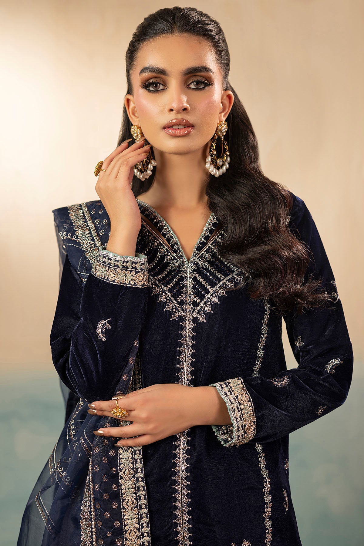 5675-WILLA EMBROIDERED VELVET STITCHED