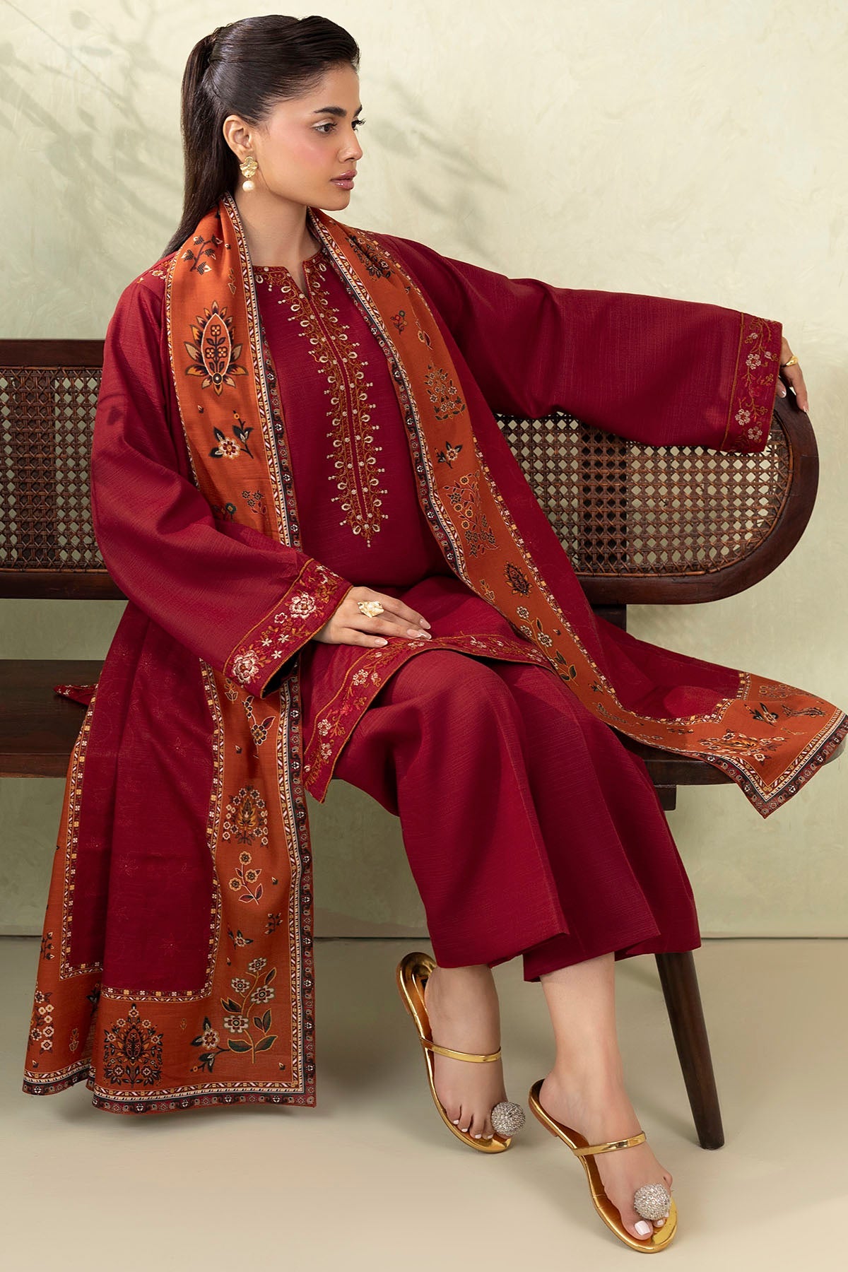 5686-ISIA EMBROIDERED KHADDAR UNSTITCHED