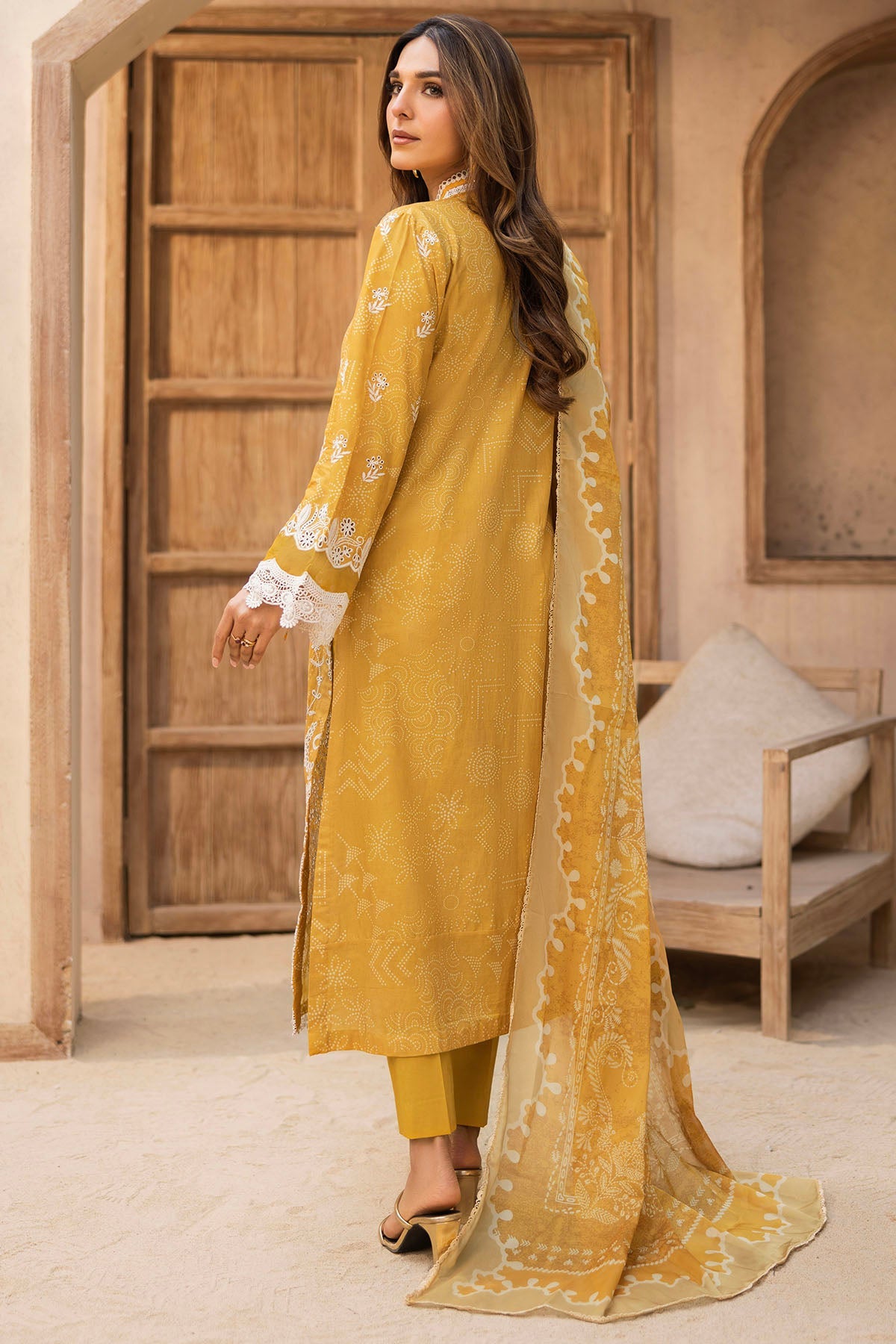 5735-LIMELIGHT EMBROIDERED LAWN UNSTITCHED