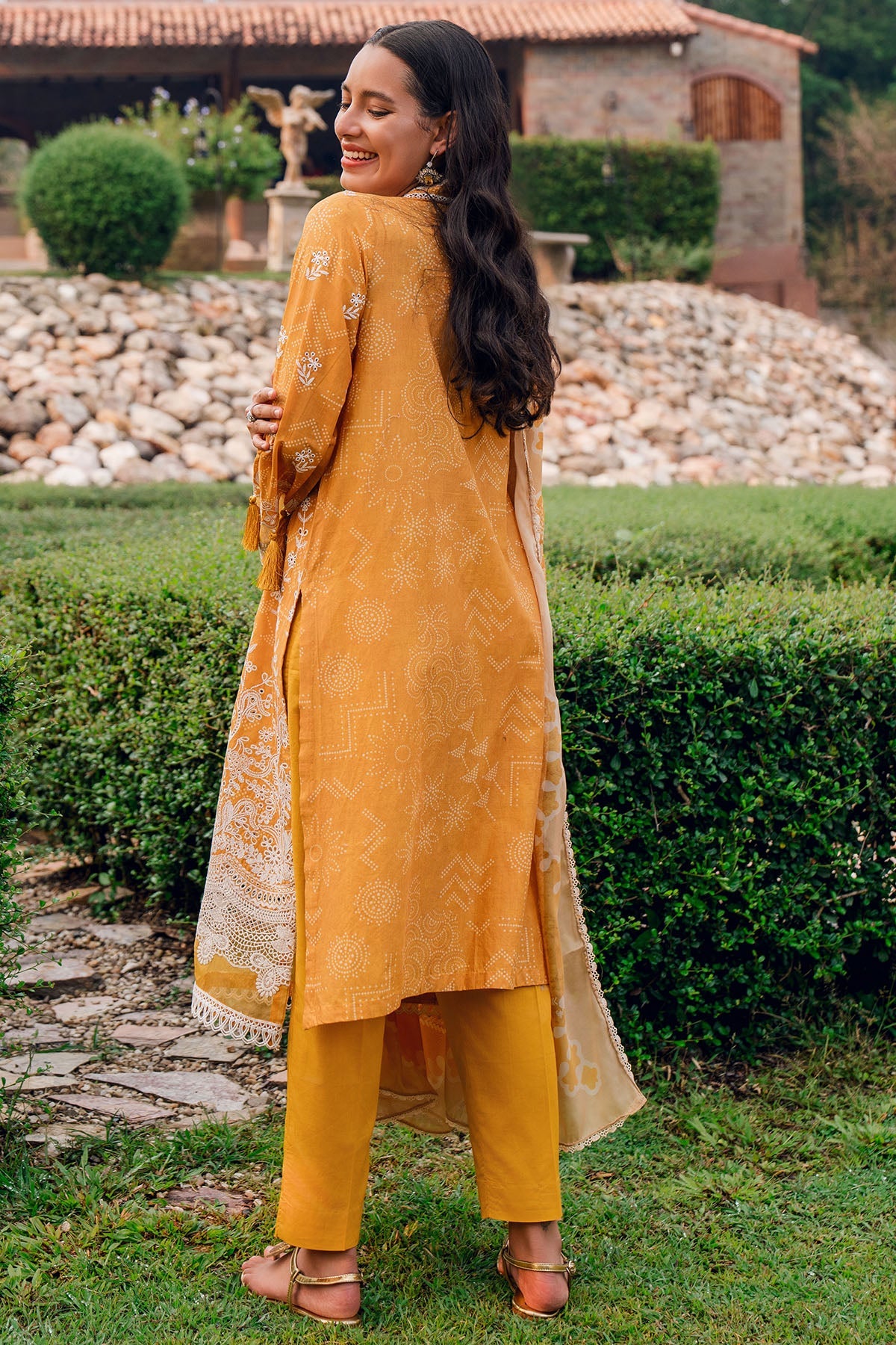 5735-LIMELIGHT EMBROIDERED LAWN UNSTITCHED