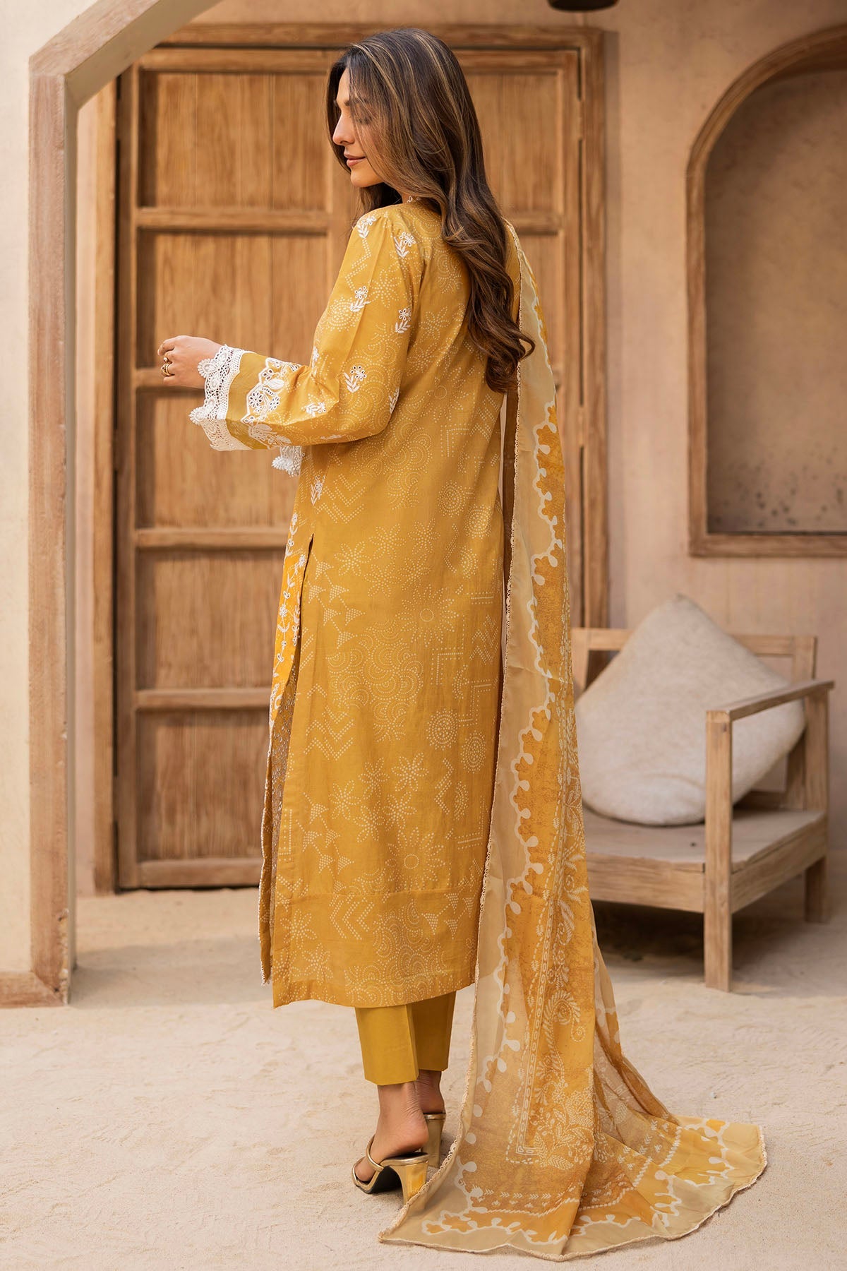 5735-LIMELIGHT EMBROIDERED LAWN UNSTITCHED